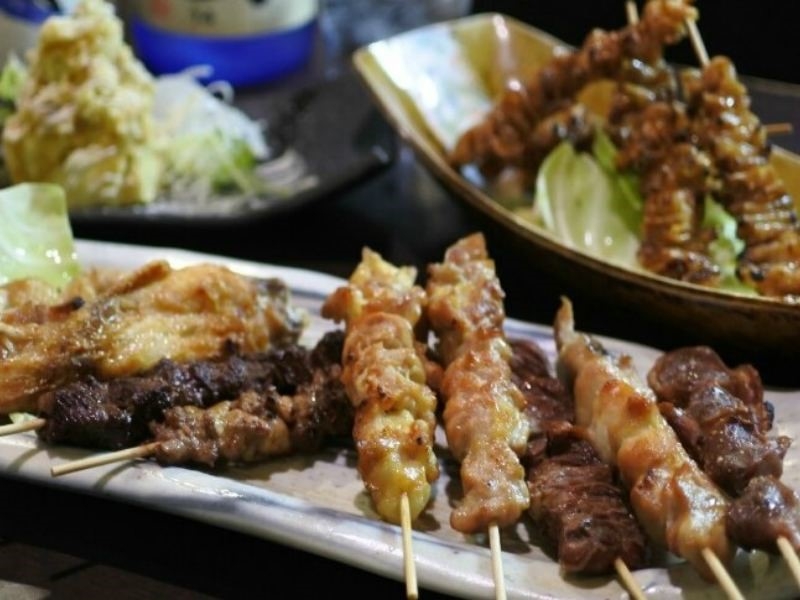 なかなか家 備長炭で焼き上げる 串焼き盛り は必食 豊富なメニューの食べ飲み放題が話題のやきとり居酒屋 福岡 大橋 なかなか家 レポハピ