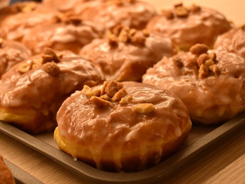 さらに美味しくリニューアル！地元神戸・六甲山のはちみつをたっぷり使用した「はちみつグレーズド」トッピングが魅力的な生ドーナツ5選「.donut（ドットドーナツ）」｜.donut（ドットドーナツ）