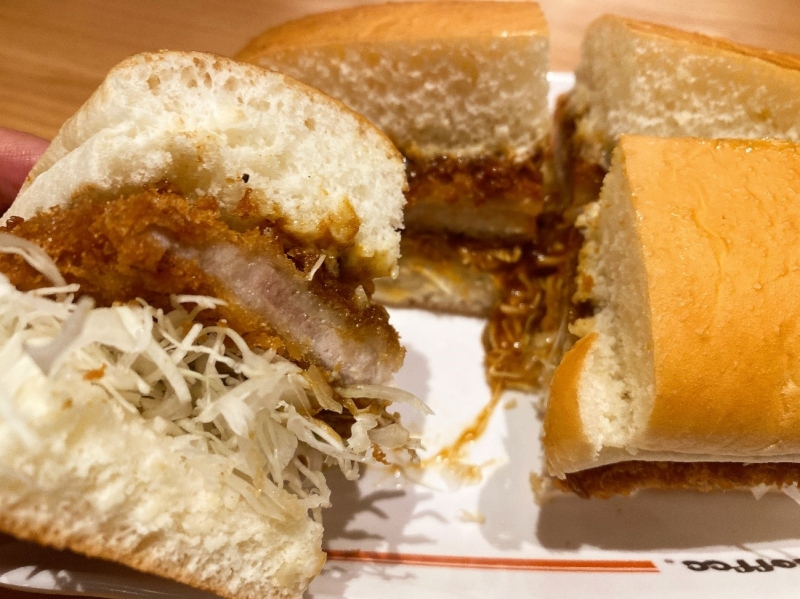 レポハピ グルメニュース ずっしりスパイシーな衝撃! コメダの「カツカリーパン」はやっぱりボリューム満点だった|レポハピ グルメニュース -004